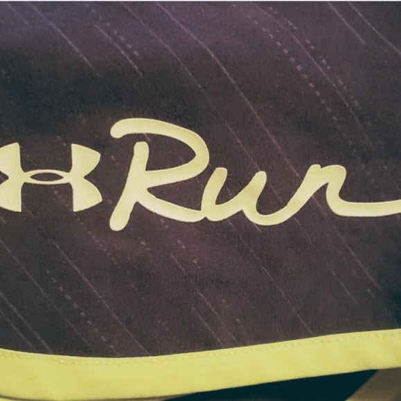 Under Armour | HeatGear Fly-by Shorts - Picture 4 of 4